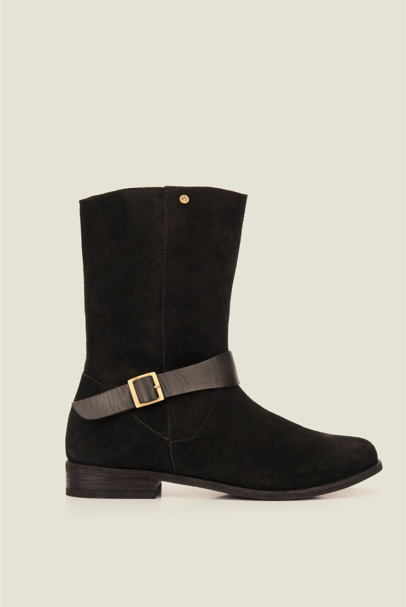 botas ante mujer